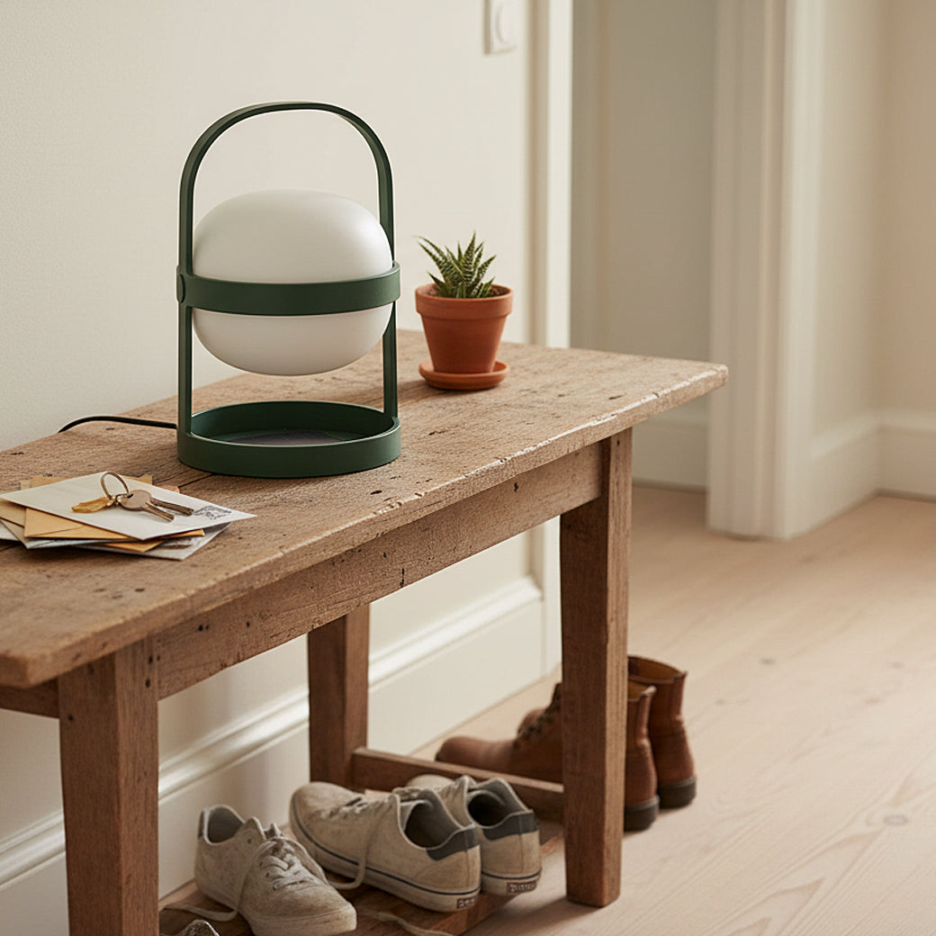 暮らしに溶け込む、やさしい光の球体。ROSENDAHL ソフトスポット ソーラー サーキュラーのある日常