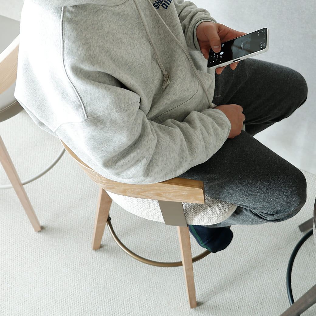 m-cc01 回転式ダイニングチェア