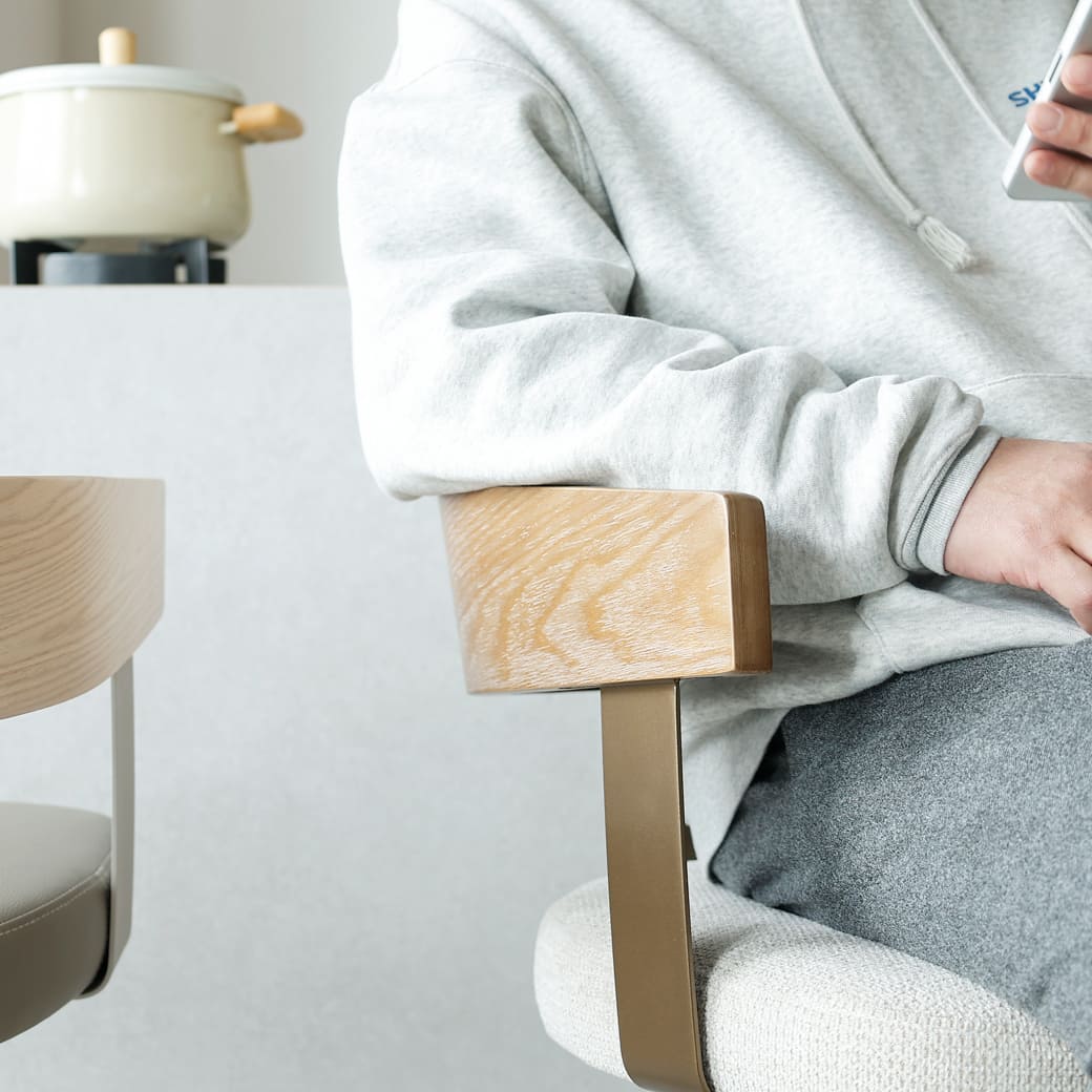 m-cc01 回転式ダイニングチェア