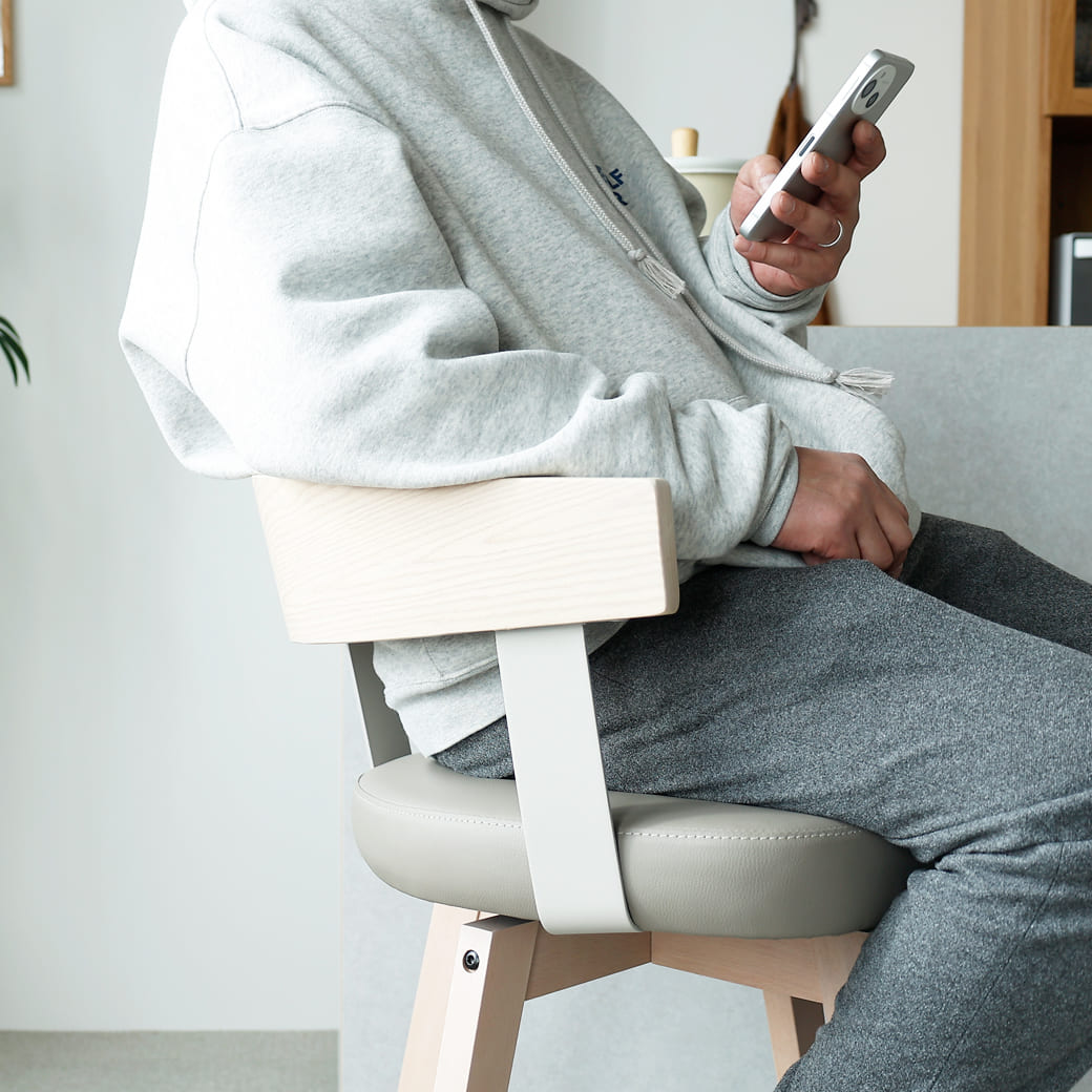 m-cc01 回転式ダイニングチェア