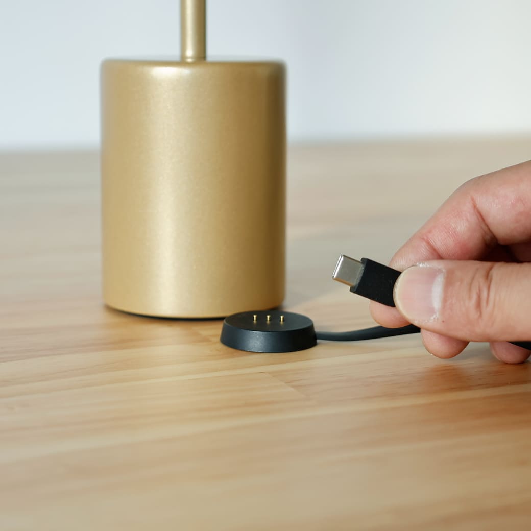 m-tl03 NUURA | BLOSSI TABLE MINI PORTABLE
