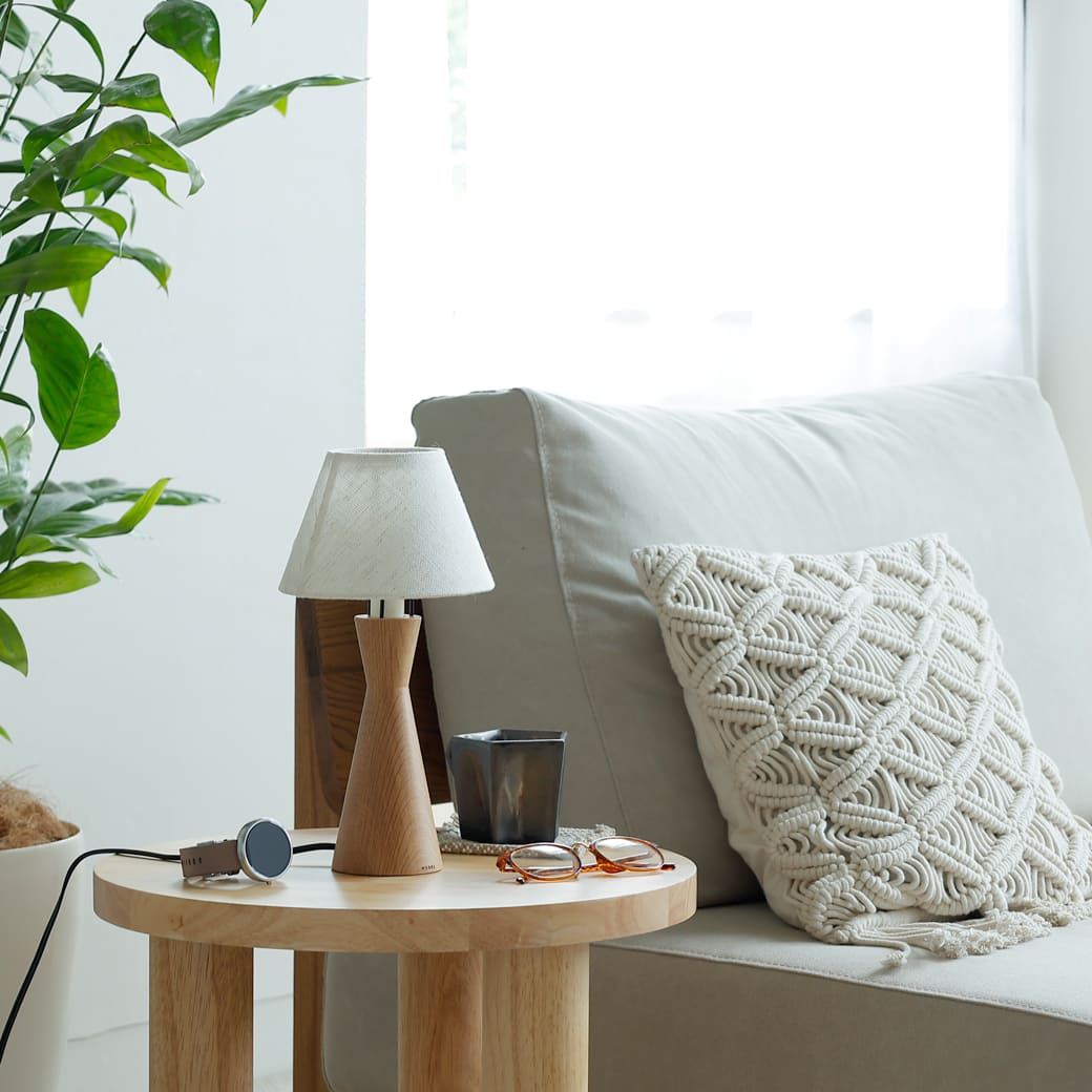 m-tl09 テーブルランプ tipo(ティポ) オーク支柱×ファブリックシェード