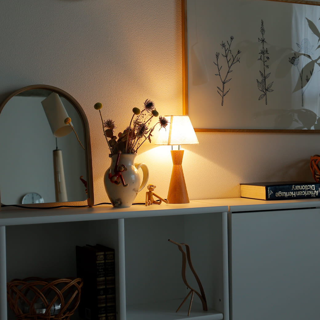 m-tl09 テーブルランプ tipo(ティポ) オーク支柱×ファブリックシェード