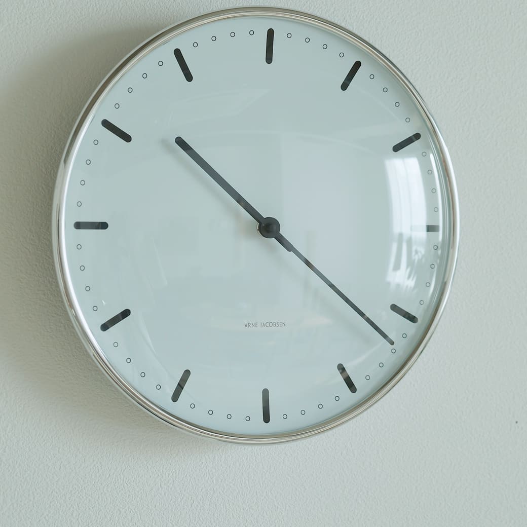 m - cl03 掛け時計 Arne Jacobsen CITY HALL 29cm - miion|北欧ナチュラルモダン家具・インテリア通販 miion(ミオン)