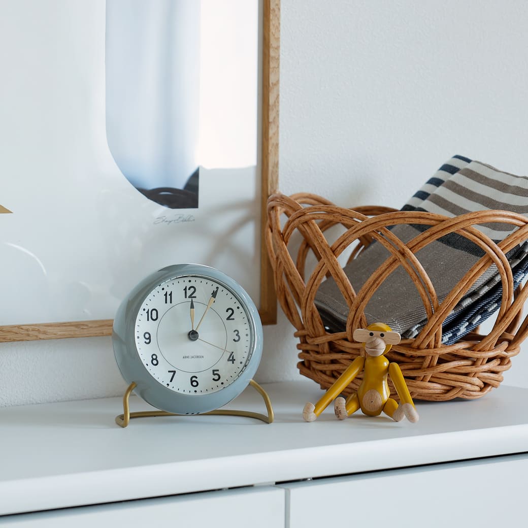 m-cl04 置き時計 Arne Jacobsen STATION グレー
