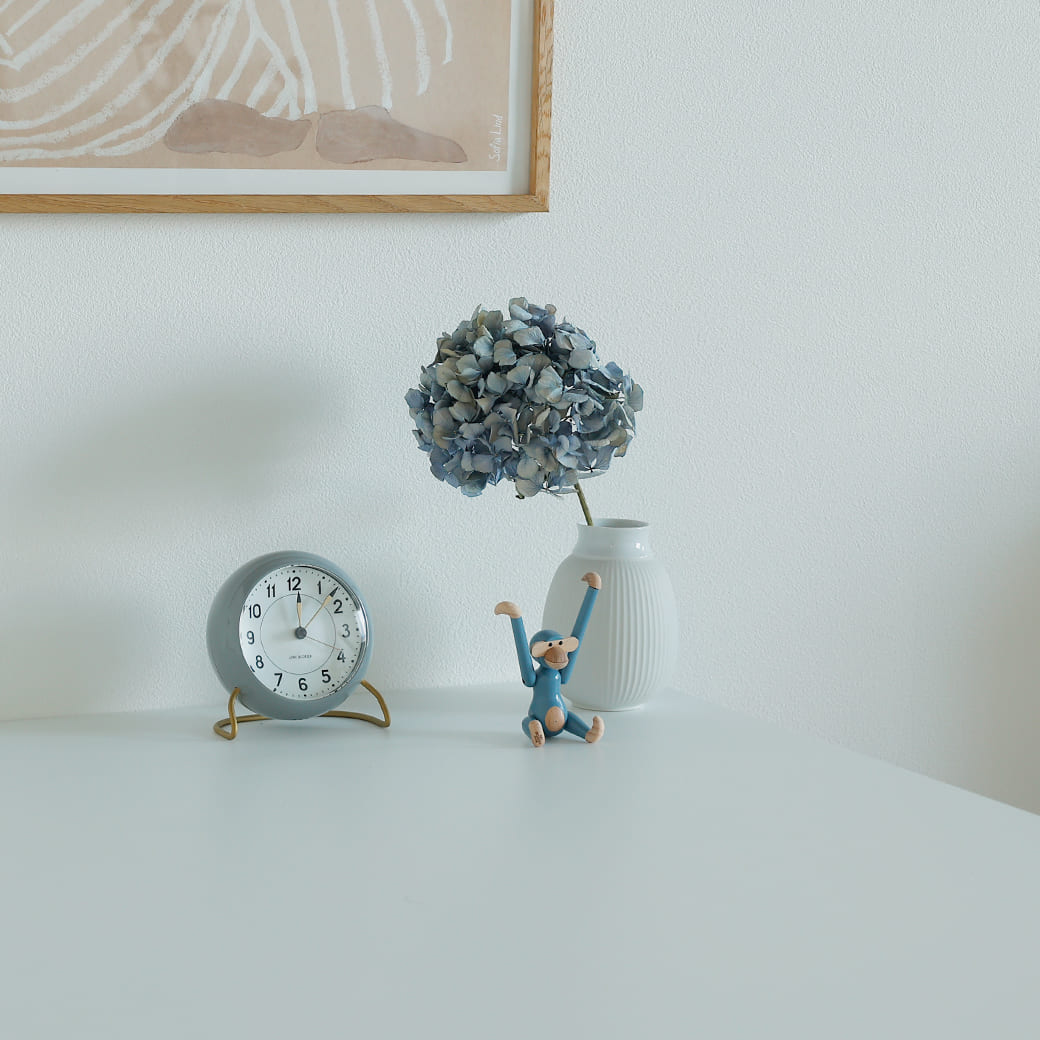 m - cl04 置き時計 Arne Jacobsen STATION グレー - miion|北欧ナチュラルモダン家具・インテリア通販 miion(ミオン)