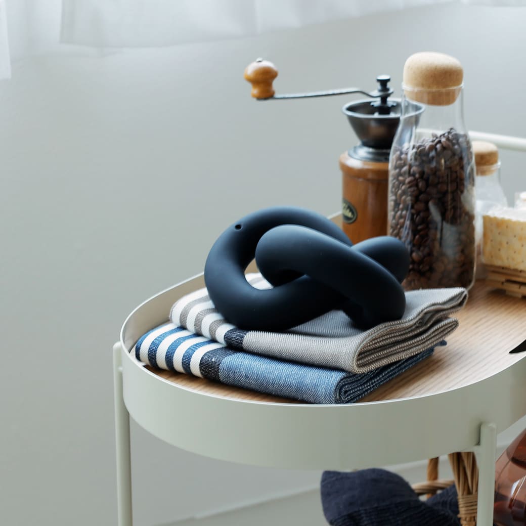 m - ob02 Cooee Design (クーイーデザイン) Knot Table (ノットテーブル) Large ブラック - miion|北欧ナチュラルモダン家具・インテリア通販 miion(ミオン)