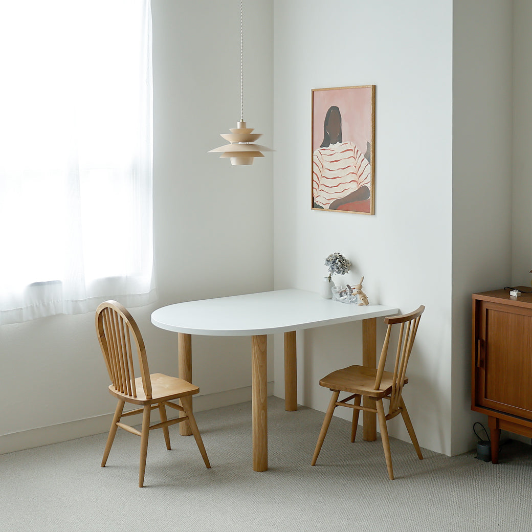 1人から3人で使うのにちょうどいい、幅120cmのハーフオーバルテーブルの魅力