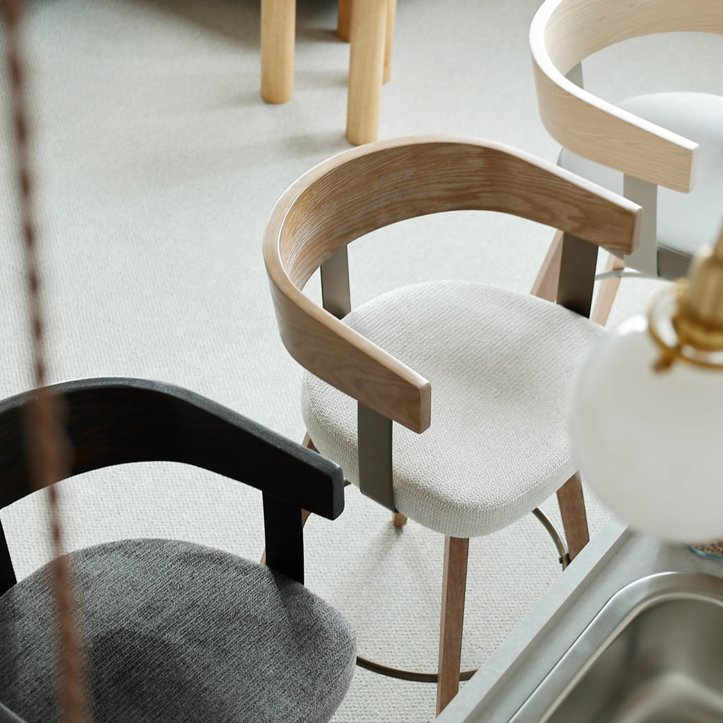 m-cc01 回転式ダイニングチェア