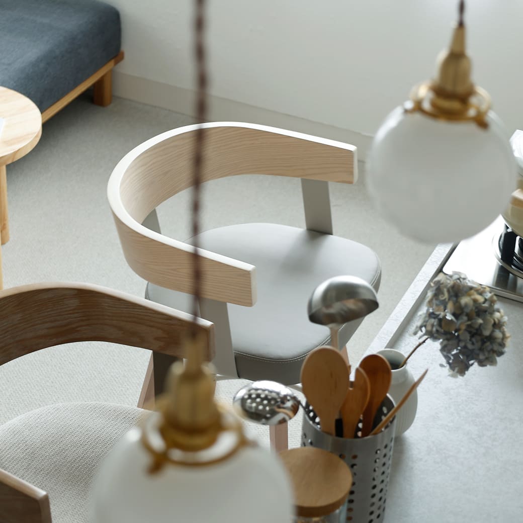 m-cc01 回転式ダイニングチェア