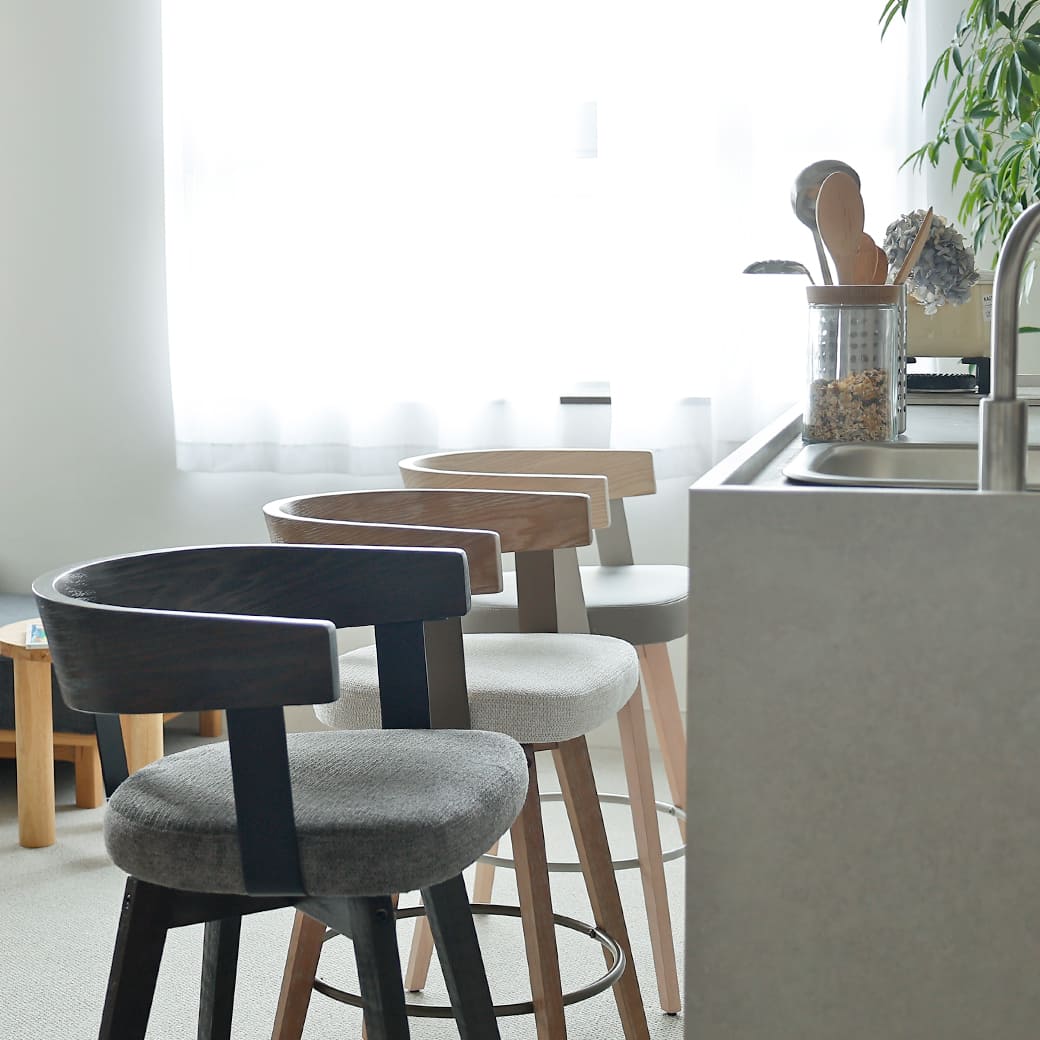 m-cc01 回転式ダイニングチェア