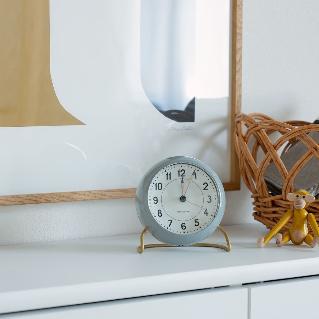 m-cl04 置き時計　Arne Jacobsen　STATION　グレー
